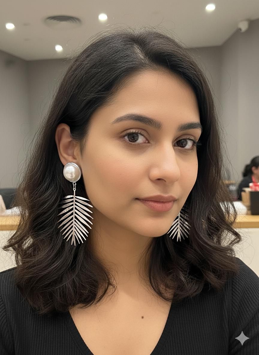 Pearl stud leaflet earrings