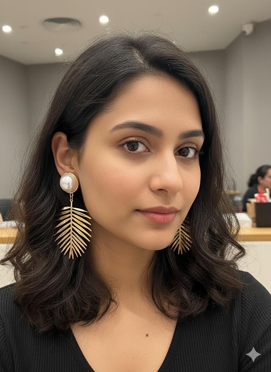 Pearl stud leaflet earrings