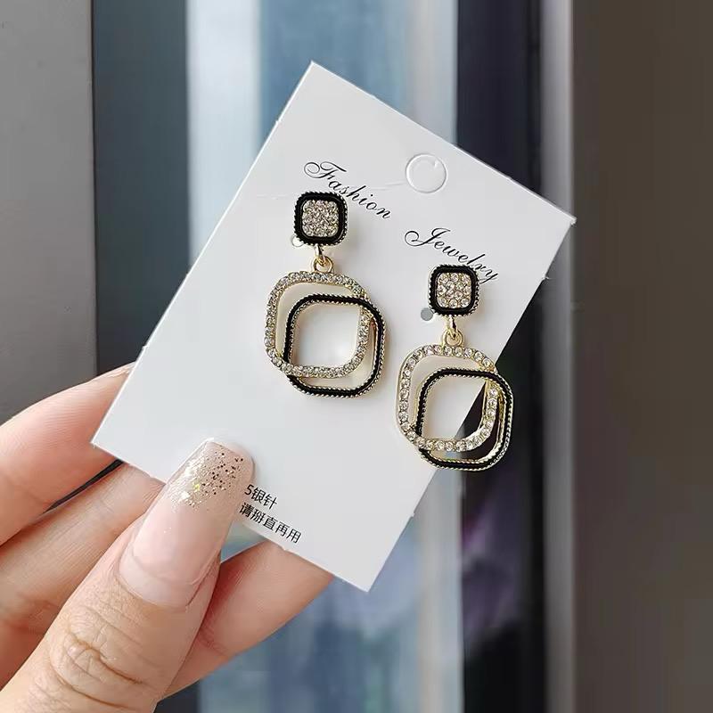 Korean Trendy Earing Black N Silver
